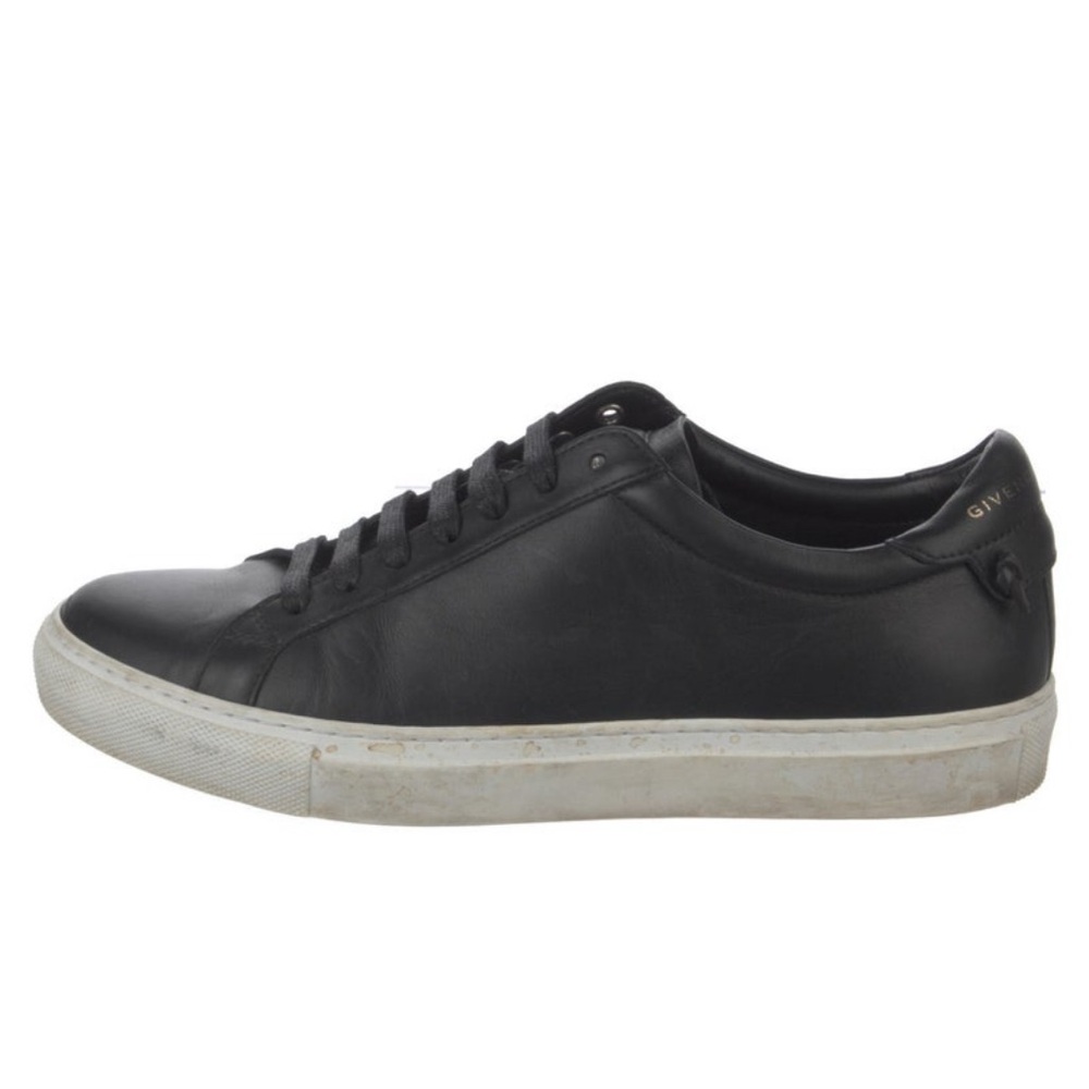 Givenchy Black Leather sneaker 39